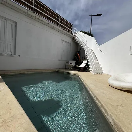 Avec Piscine Privee Climatisation Et Wifi Equipee Pour 6 Personnes - 6vhip3