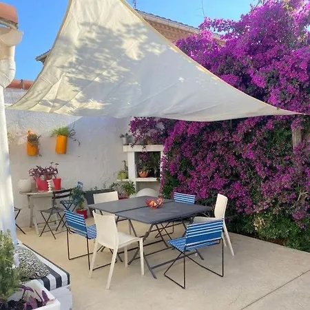 Avec Piscine Privee Climatisation Et Wifi Equipee Pour 6 Personnes - 6vhip3 Villa