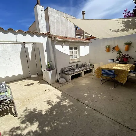 Villa Avec Piscine Privee Climatisation Et Wifi Equipee Pour 6 Personnes - 6vhip3