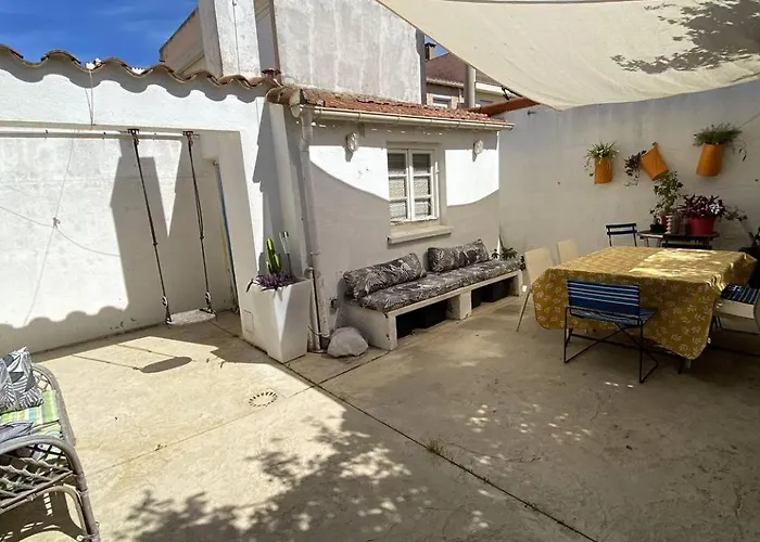 빌라 Avec Piscine Privee Climatisation Et Wifi Equipee Pour 6 Personnes - 6vhip3